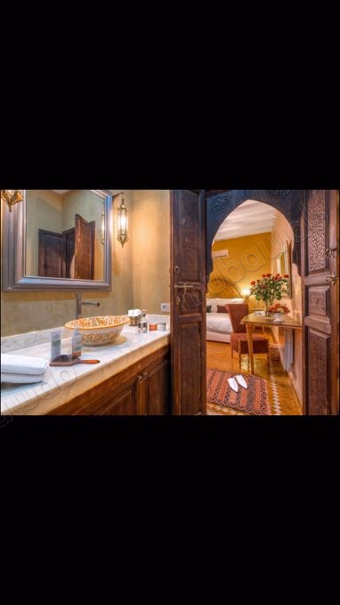 Sale of a superb riad in Ennakhil Palmeraie. 12 large rooms. Well furnished.