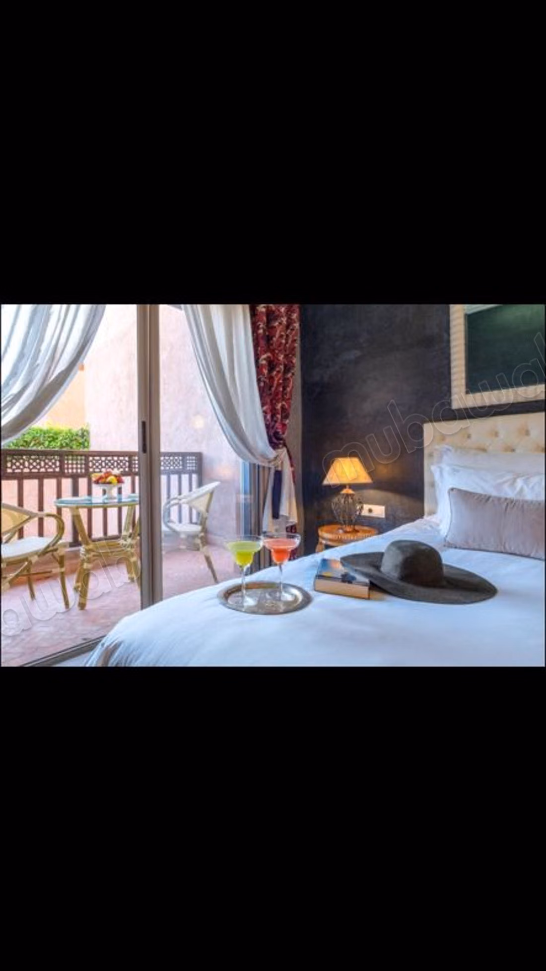 Sale of a superb riad in Ennakhil Palmeraie. 12 large rooms. Well furnished.