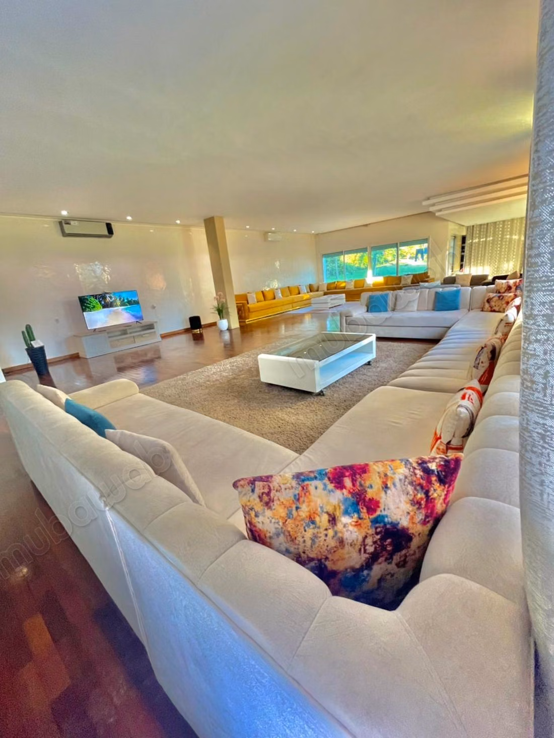 Villa de luxe à louer dans le quartier des ambassades. 5 grandes pièces. Meublé