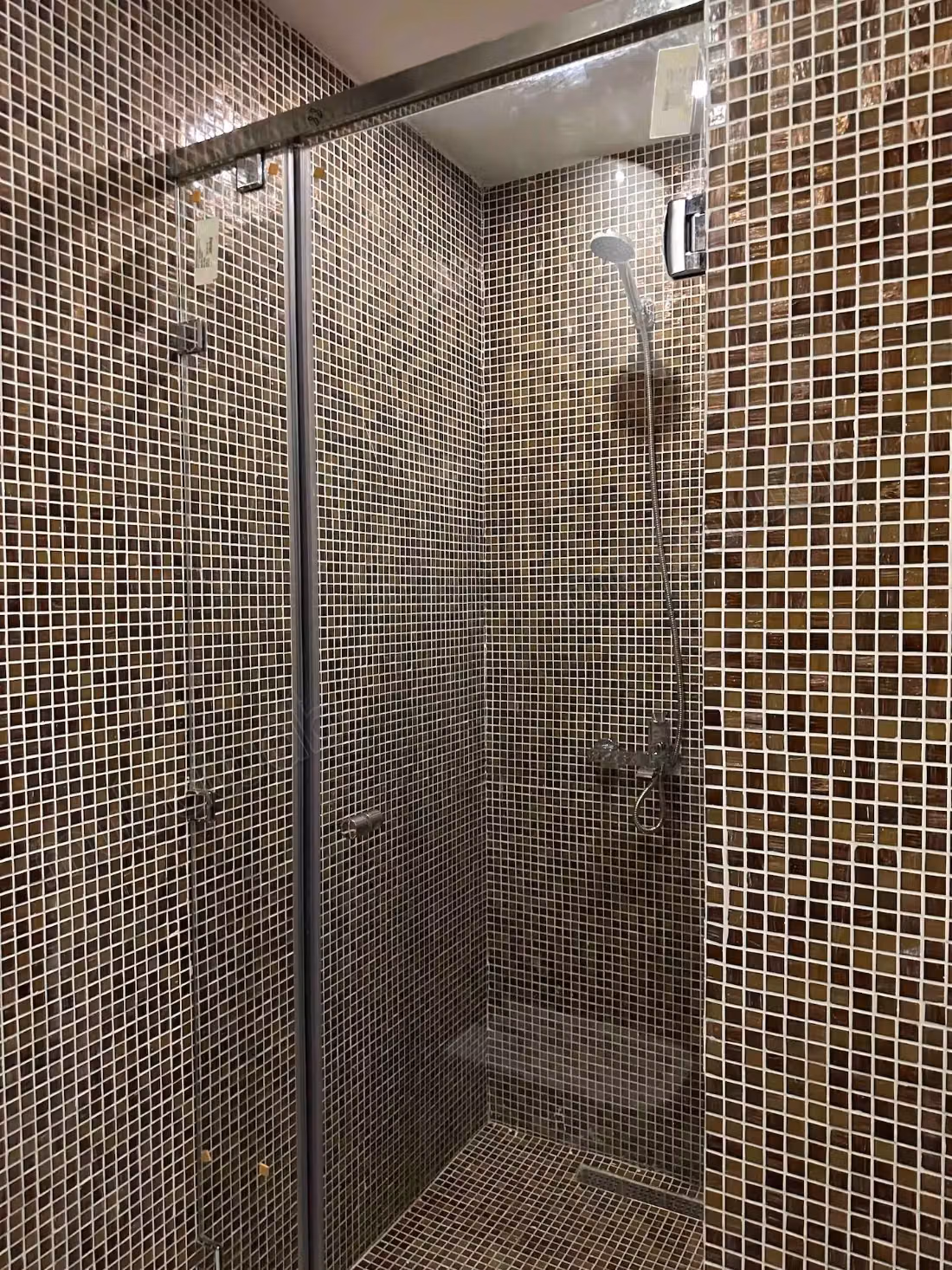 Beau studio meublé sur résidence sécurisée à louer