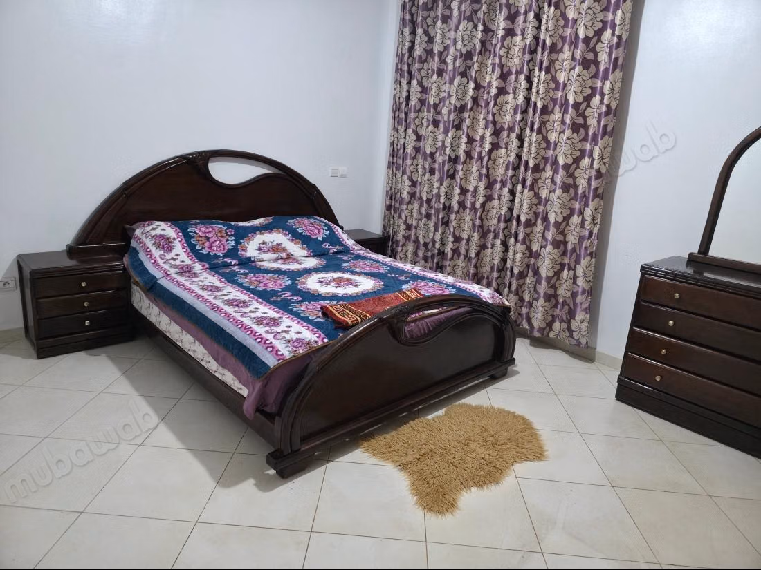 Excelente apartamento en alquiler en Riad Oulad Mtaa. Superficie de 132 m². Bien amueblado