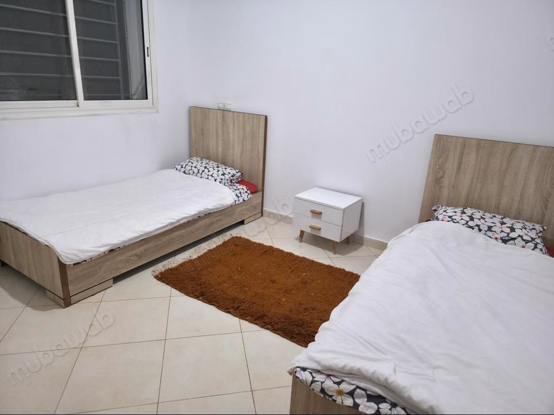 Excelente apartamento en alquiler en Riad Oulad Mtaa. Superficie de 132 m². Bien amueblado