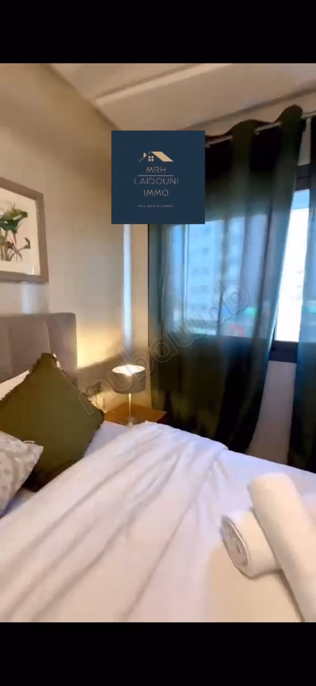 Zeer mooi appartement te huur in het centrum. Oppervlakte van 120 m². Gemeubileerd