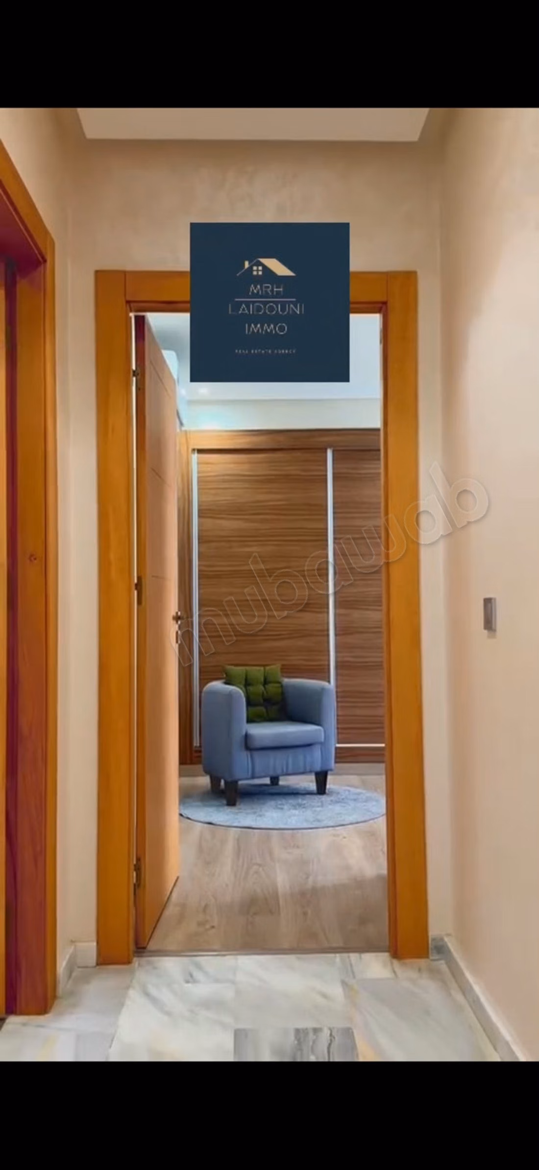 Zeer mooi appartement te huur in het centrum. Oppervlakte van 120 m². Gemeubileerd