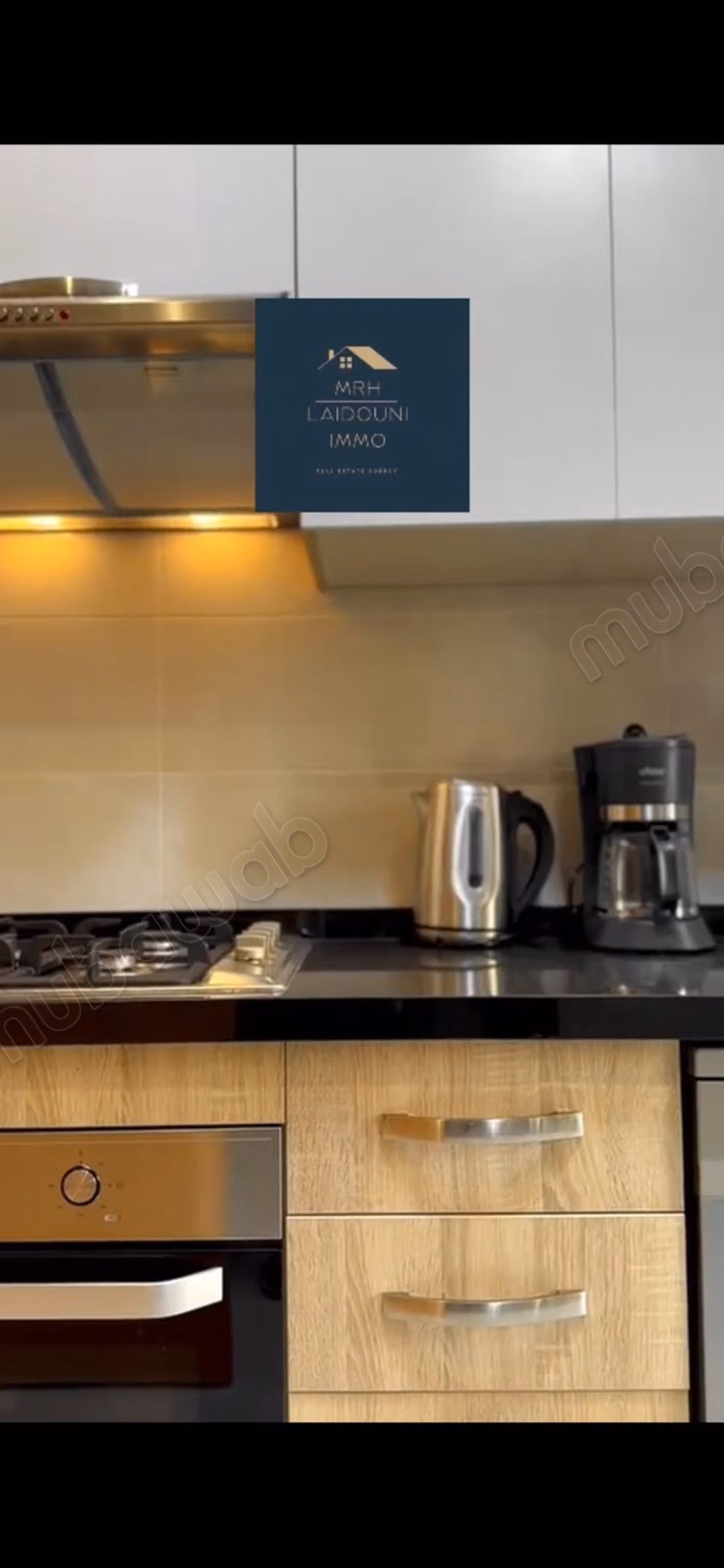 Zeer mooi appartement te huur in het centrum. Oppervlakte van 120 m². Gemeubileerd