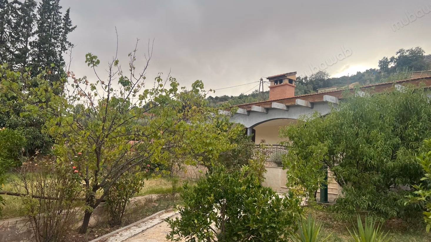 Vente d'une ferme à Mouha Ouhamou Zayani. Superficie totale de 300 m². Sécurité 24/24.