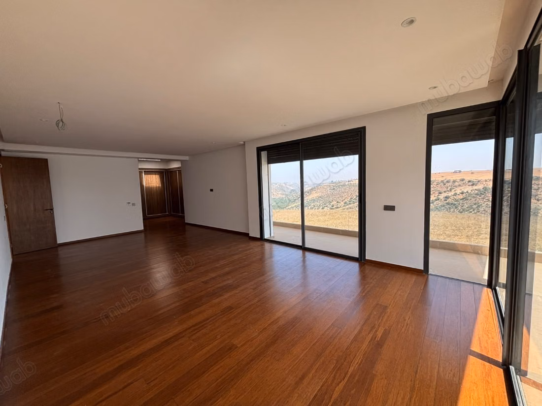 Magnifique villa avec piscine et ascenseur en location à Elmenzeh