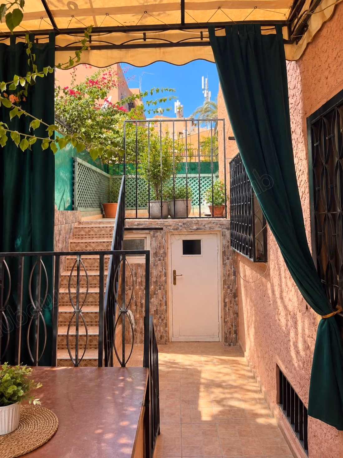 Large Apartment with Terrace