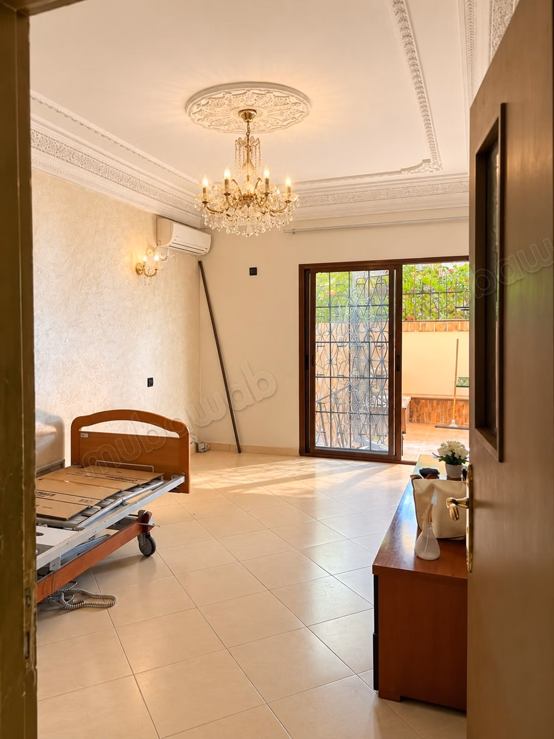 Large Apartment with Terrace