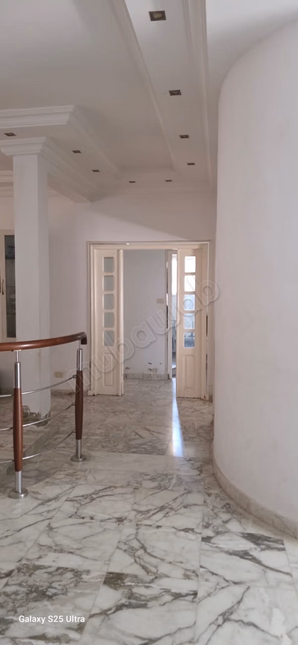 بيع منزل مذهل في حي سكني