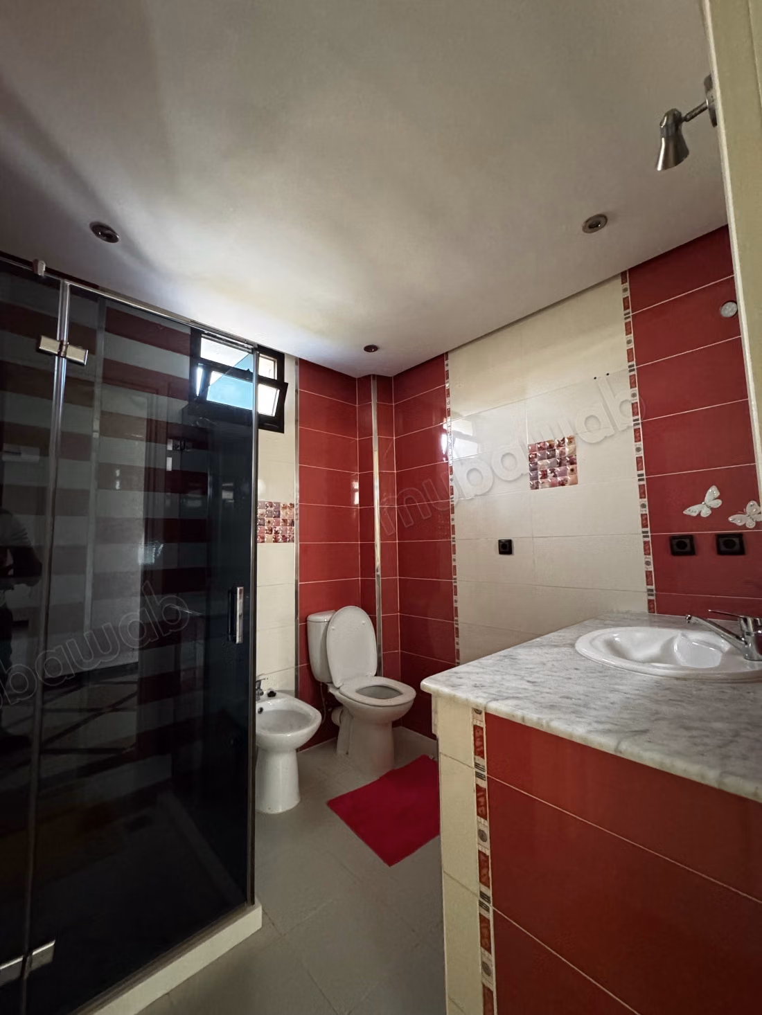 Luxe villa te huur in Souissi. 6 grote kamers. Terras en tuin