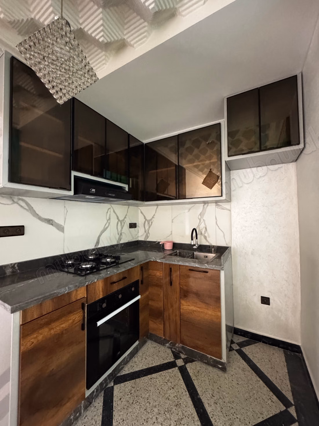 Luxe villa te huur in Souissi. 6 grote kamers. Terras en tuin