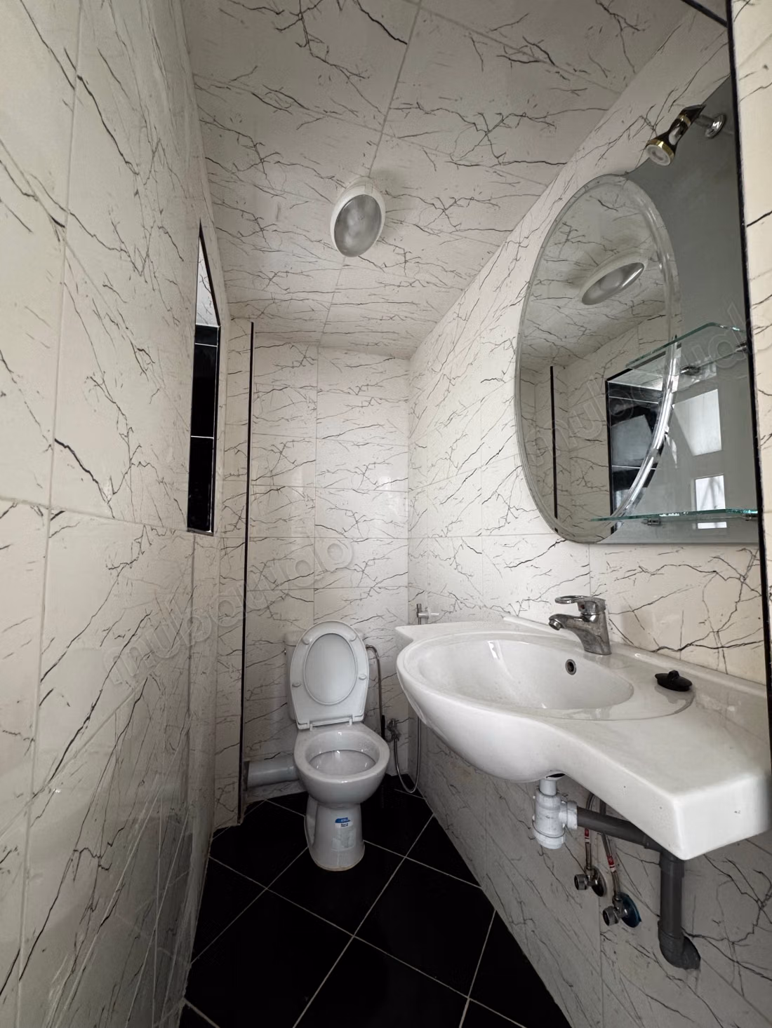 Luxe villa te huur in Souissi. 6 grote kamers. Terras en tuin