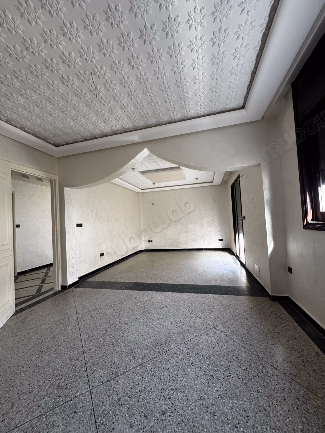 Luxe villa te huur in Souissi. 6 grote kamers. Terras en tuin