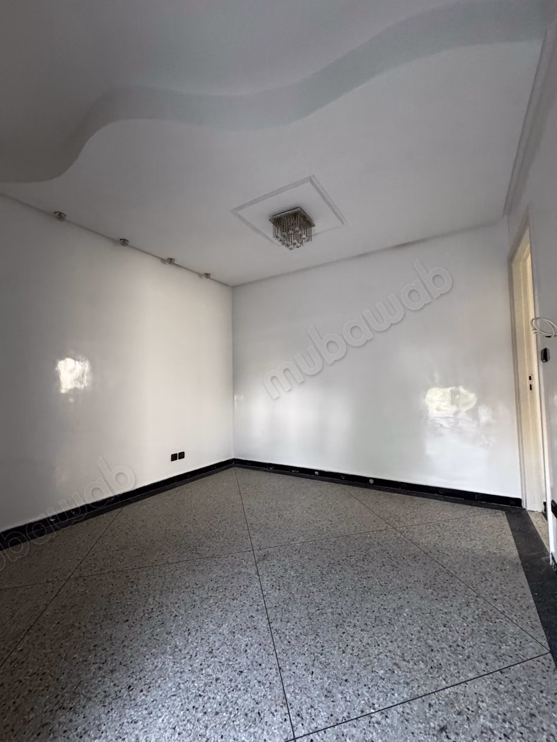 Luxe villa te huur in Souissi. 6 grote kamers. Terras en tuin