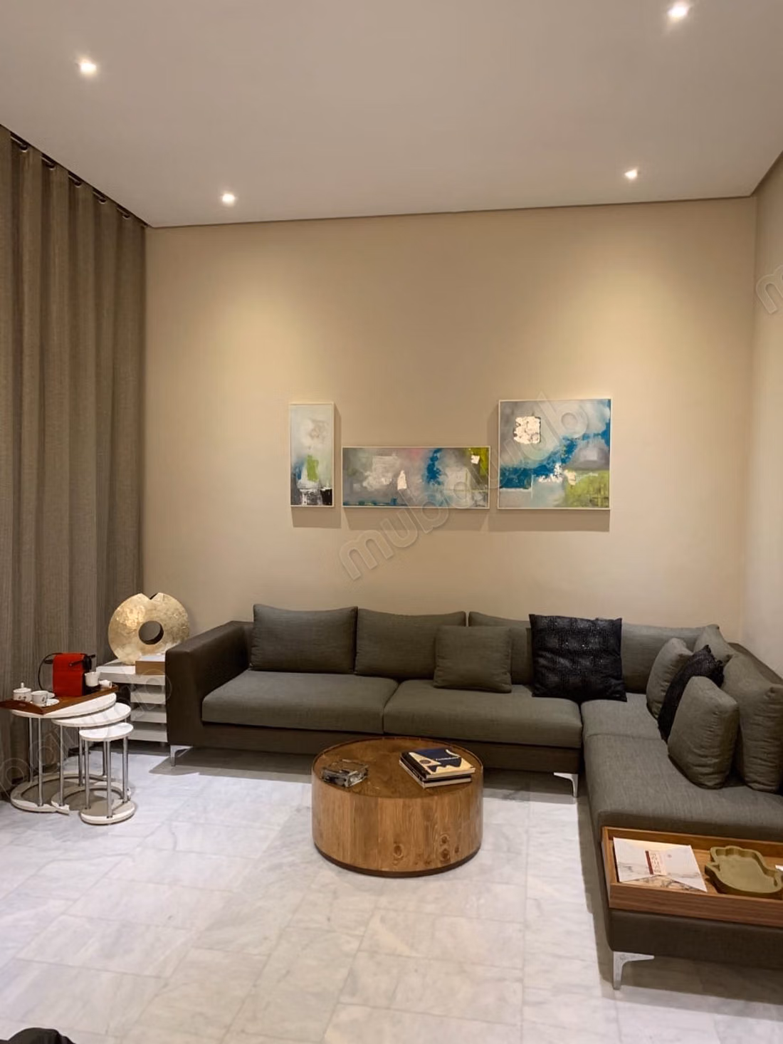 Luxurious villa for sale in Dar Bouazza. 4 comfortable rooms. Large pool