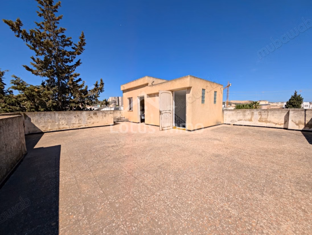For Sale Villa S4 in Cité Ghazela