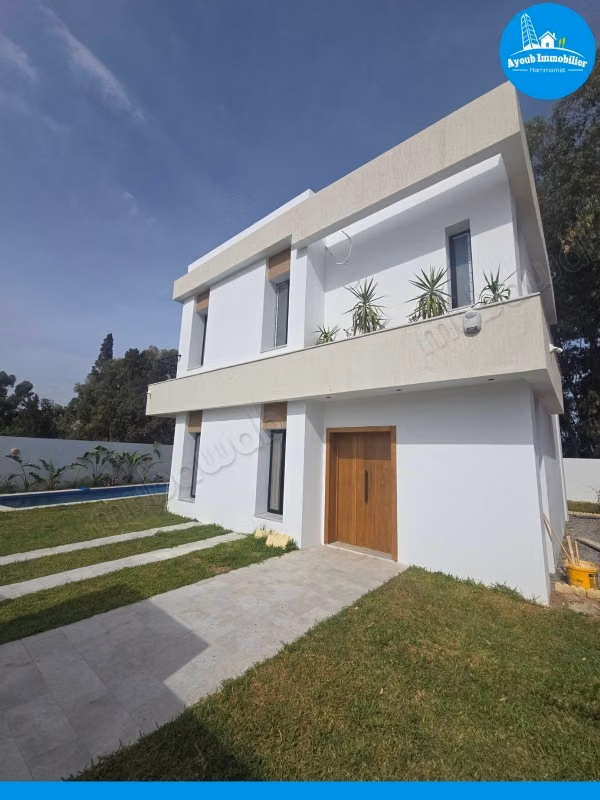 Recently built villa for sale