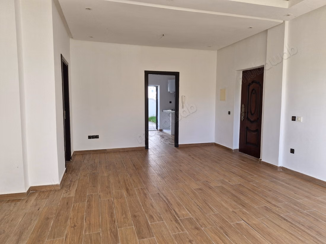 Verkoop van een mooi appartement in Achakar. 6 comfortabele kamers. Zwembad