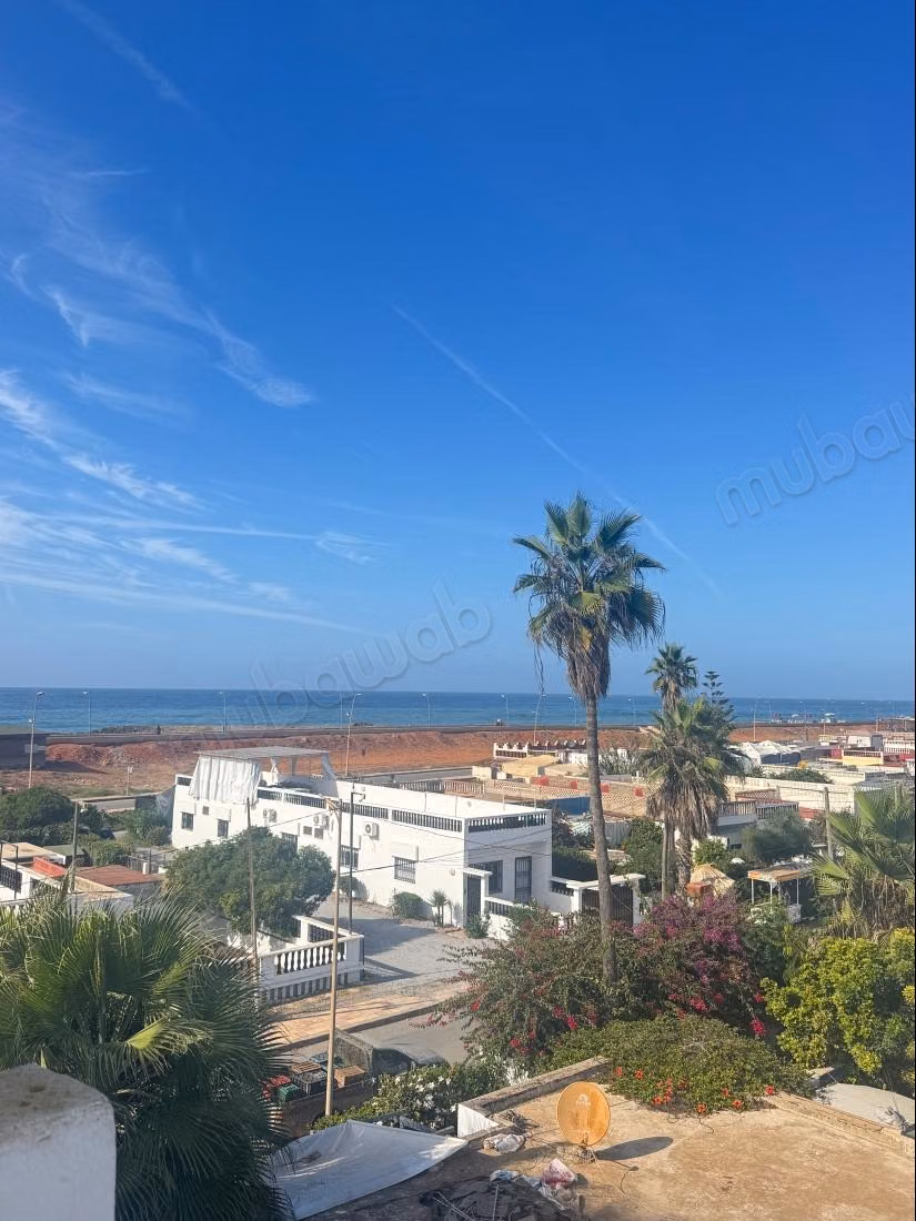 Villa moderna con piscina orientada al sur en venta en Harhoura