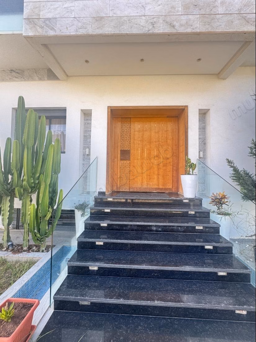 Villa moderna con piscina orientada al sur en venta en Harhoura
