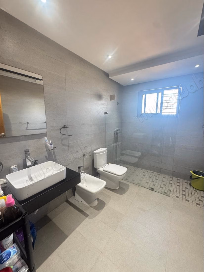 Villa moderna con piscina orientada al sur en venta en Harhoura