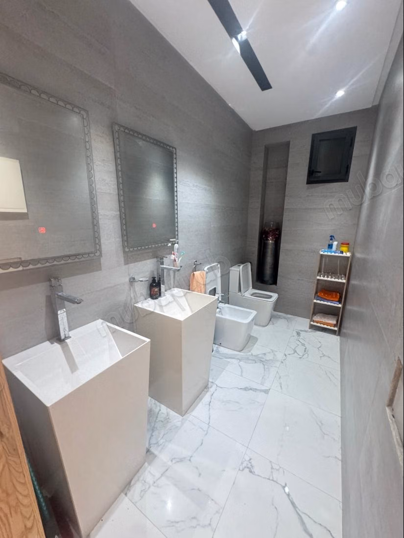 Villa moderna con piscina orientada al sur en venta en Harhoura