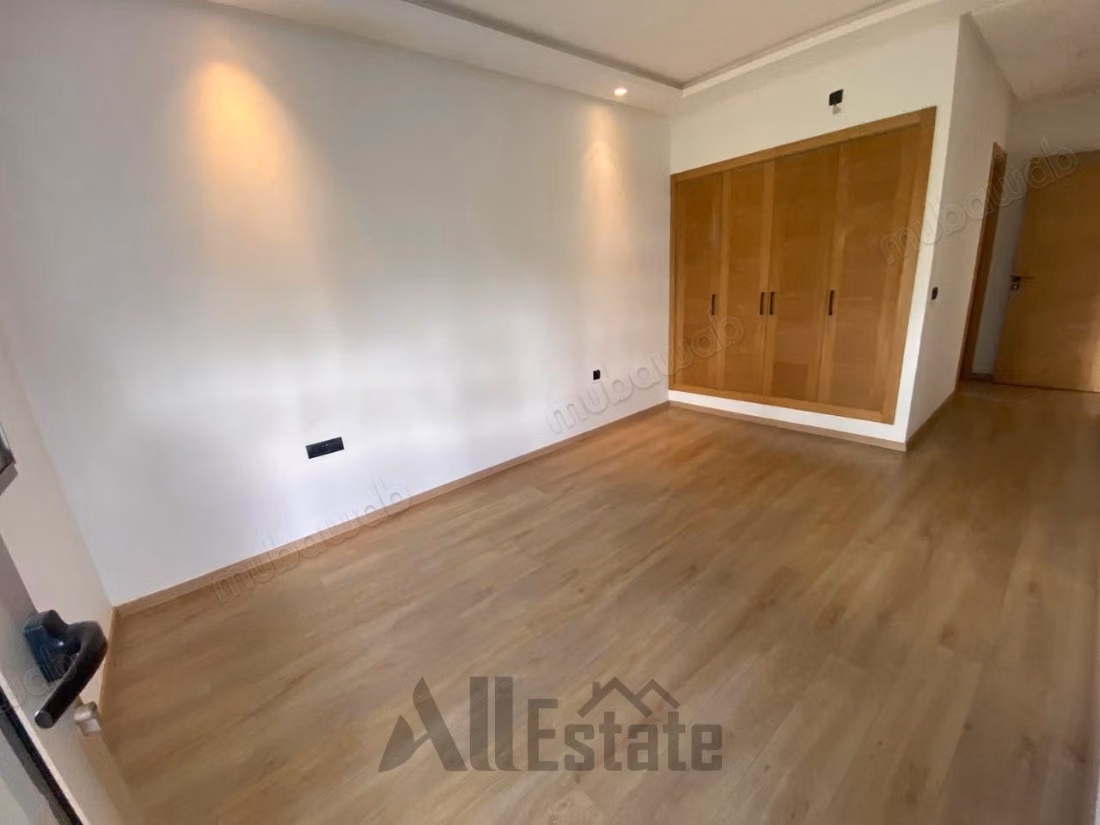 Appartement vide à louer – Almaz / AMBAR