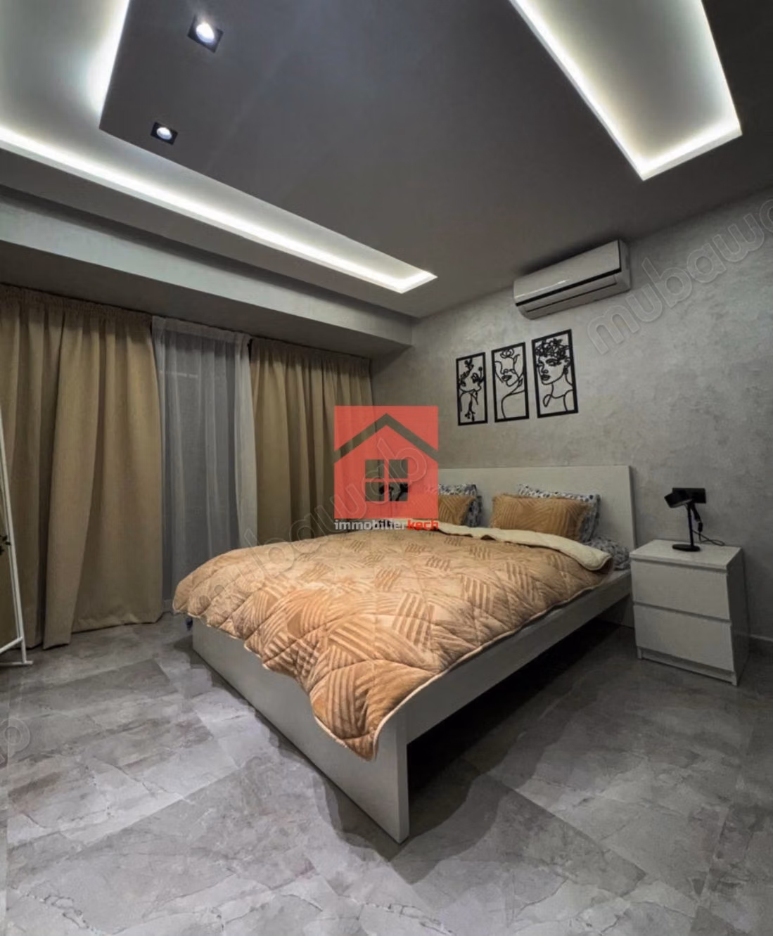 Chic en Nieuw Appartement met Zwembad