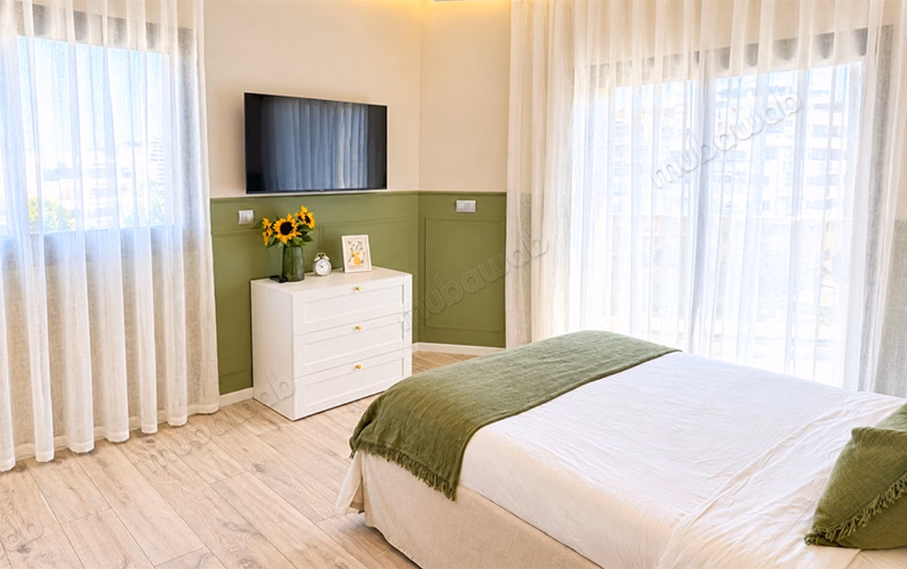 Luxe Gemeubileerd Appartement met Zeezicht