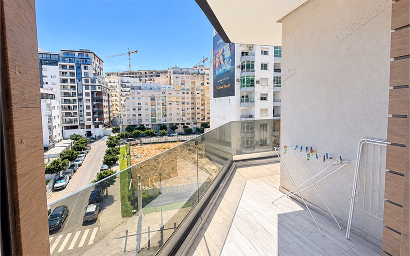 Luxe Gemeubileerd Appartement met Zeezicht