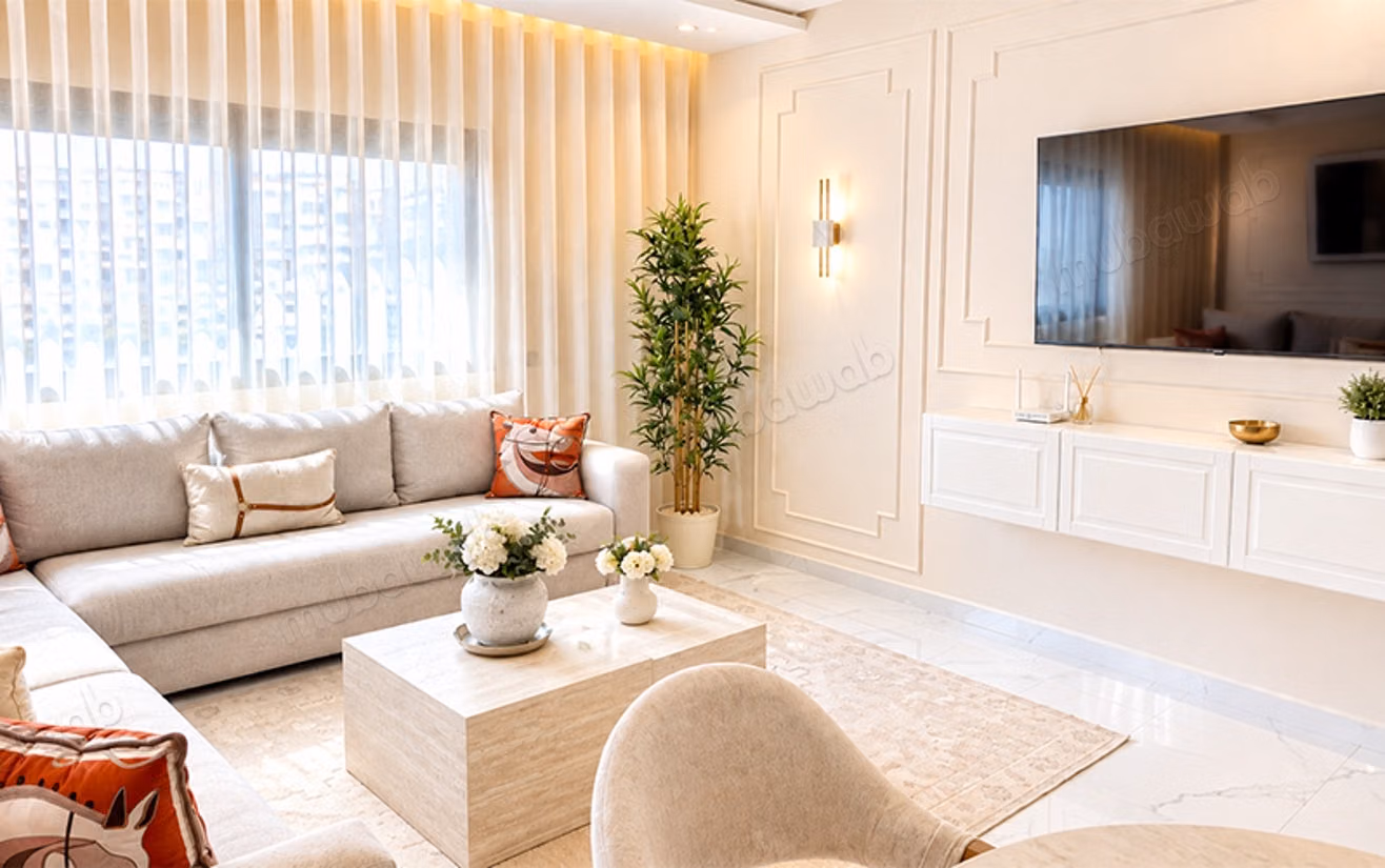 Luxe Gemeubileerd Appartement met Zeezicht