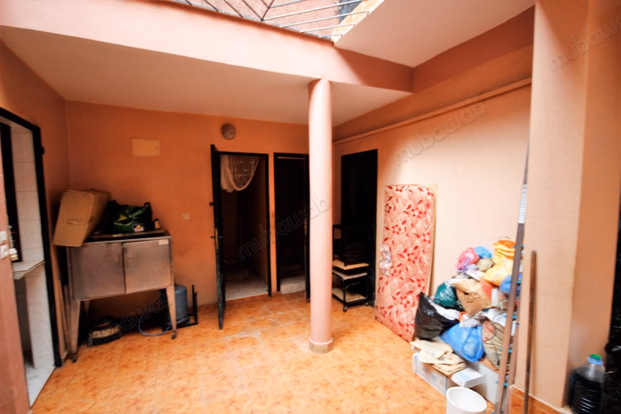 Vend petit immeuble de rapport 
habitat commerces