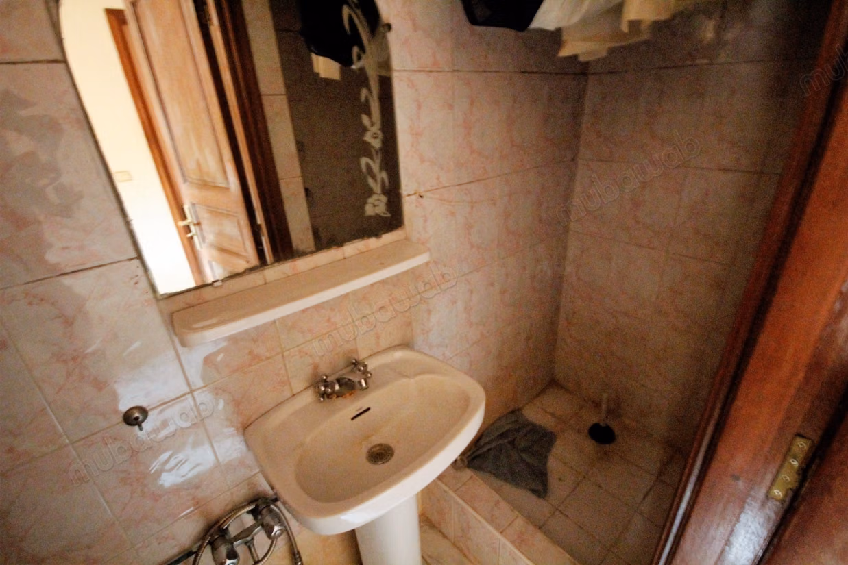 Vend petit immeuble de rapport 
habitat commerces