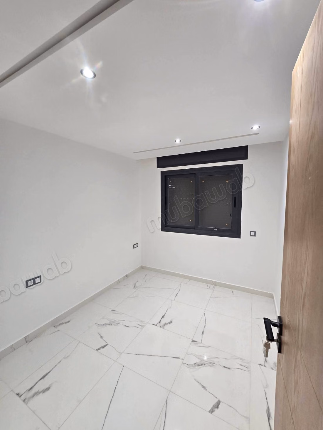 Vendita di un bell'appartamento ad Argana. Superficie 78 m². Ambiente tranquillo con vista sulle montagne, porta blindata