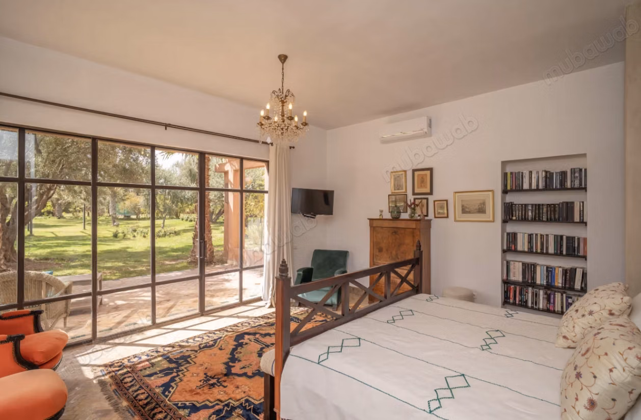 Villa 5 suites and pool with magnificent charm