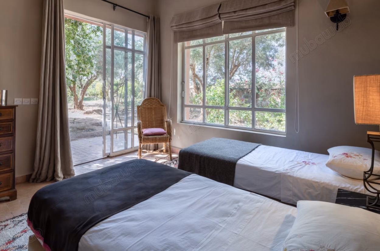 Villa 5 suites and pool with magnificent charm