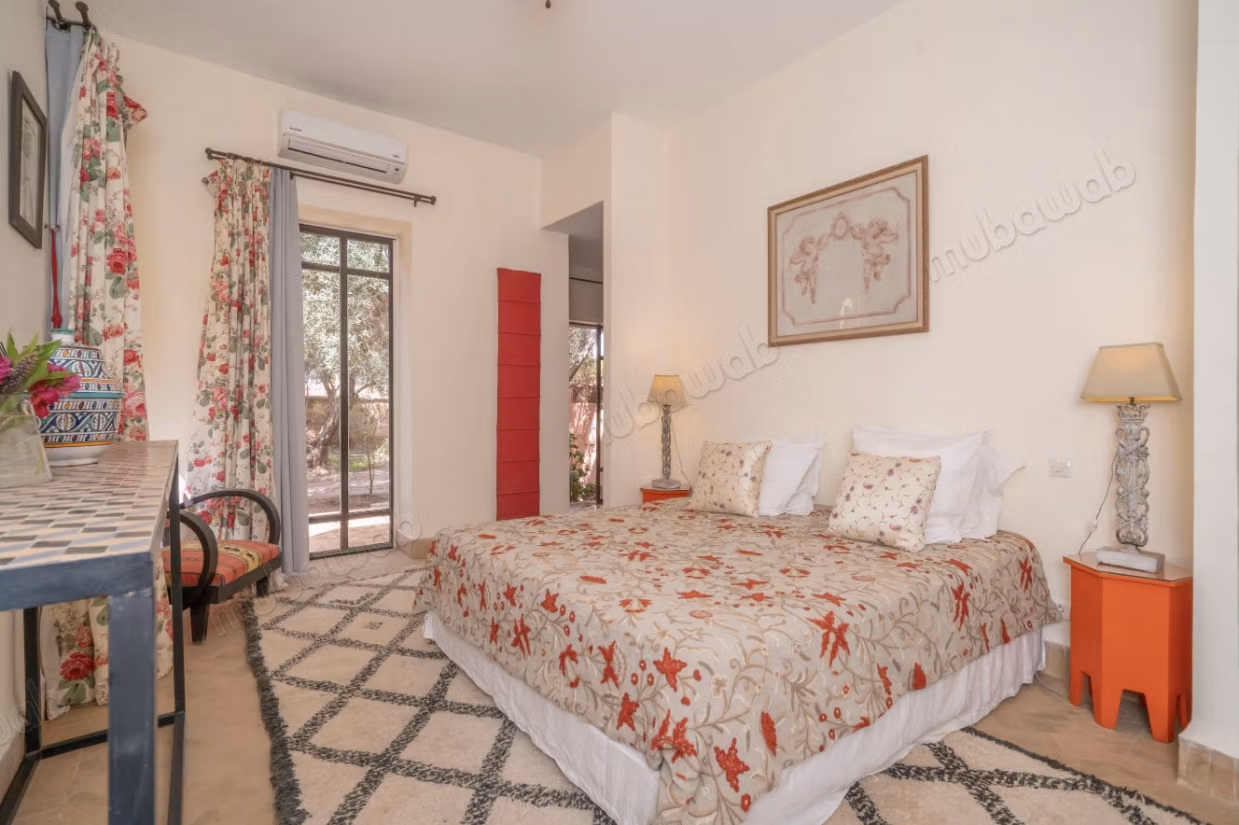 Villa 5 suites and pool with magnificent charm