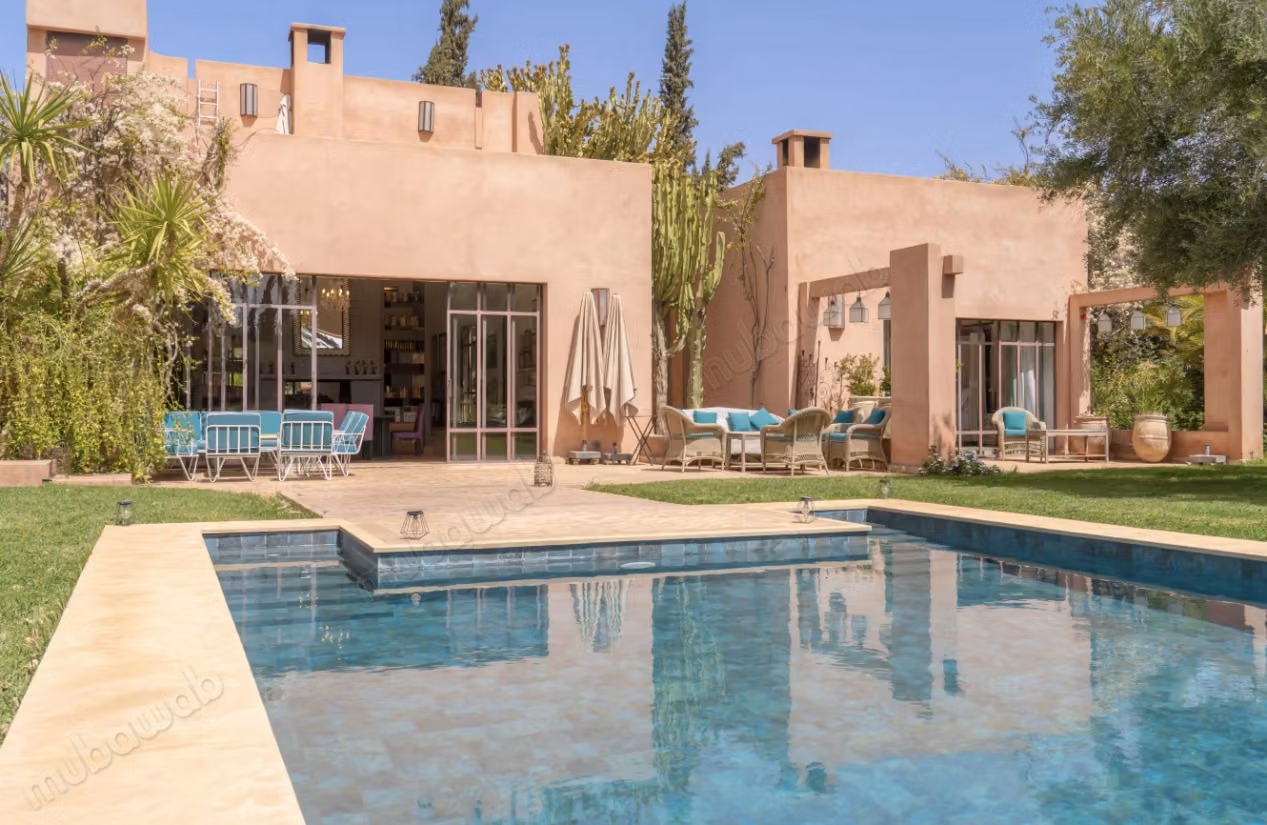 Villa 5 suites and pool with magnificent charm
