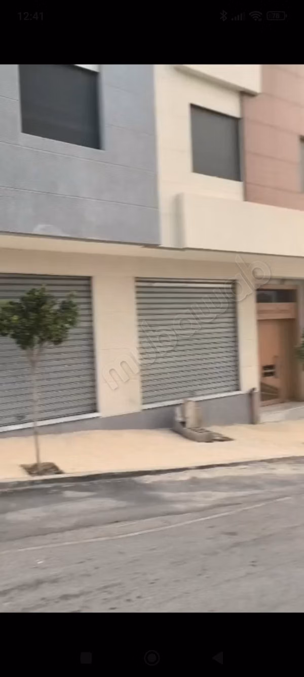 Local comercial a la venta en Ahlane. 85 m²