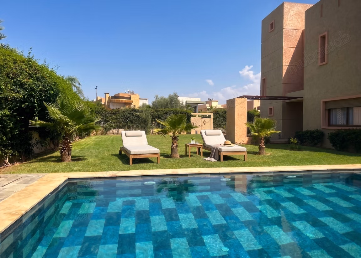Prachtige villa met LLD zwembad met uitzicht op Golf NORIA