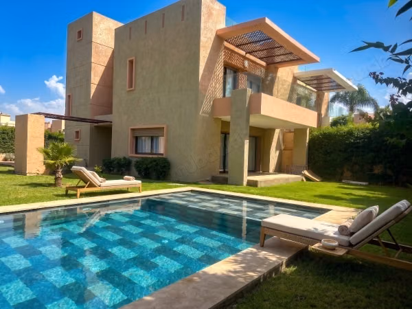 Stunning villa with LLD pool overlooking Golf NORIA