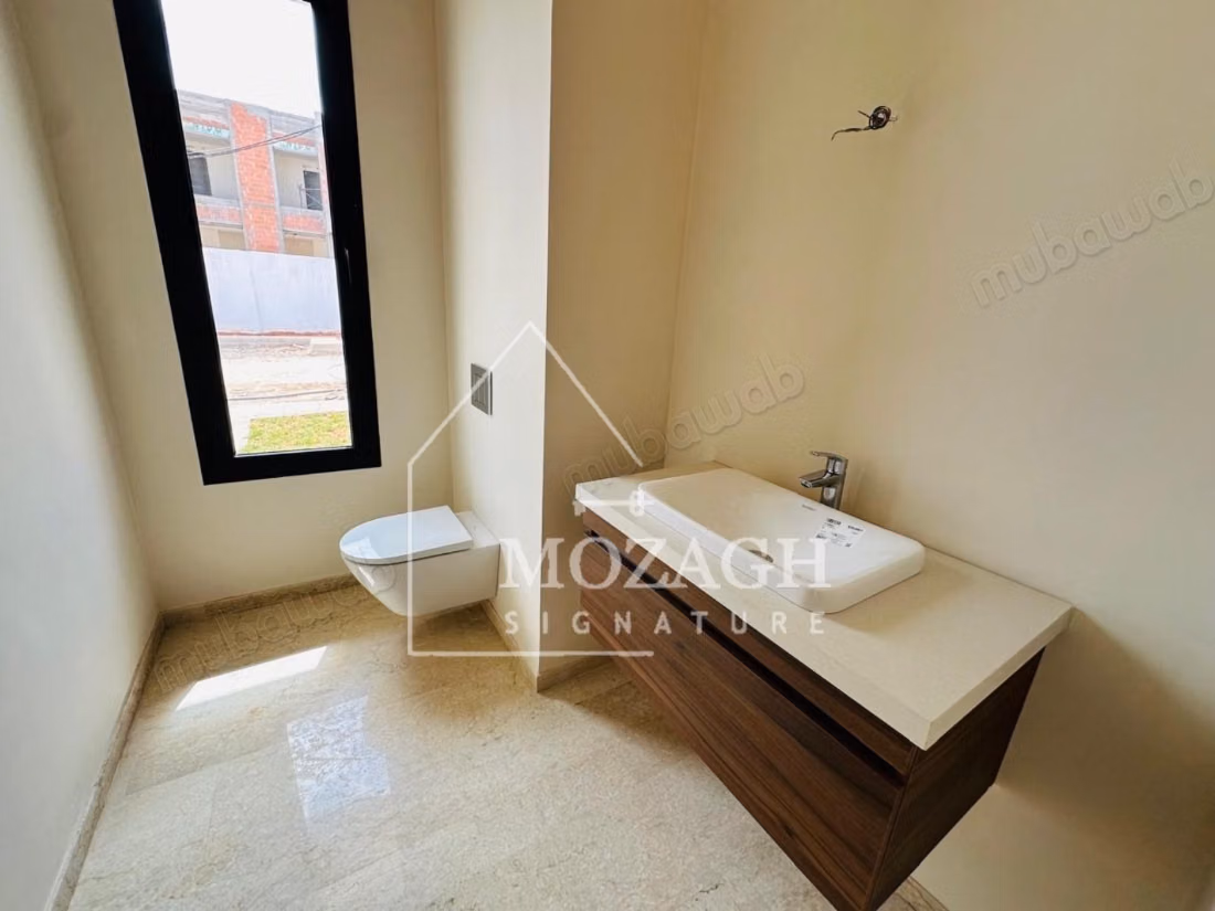Beautiful modern villa for sale in Dar Bouazza