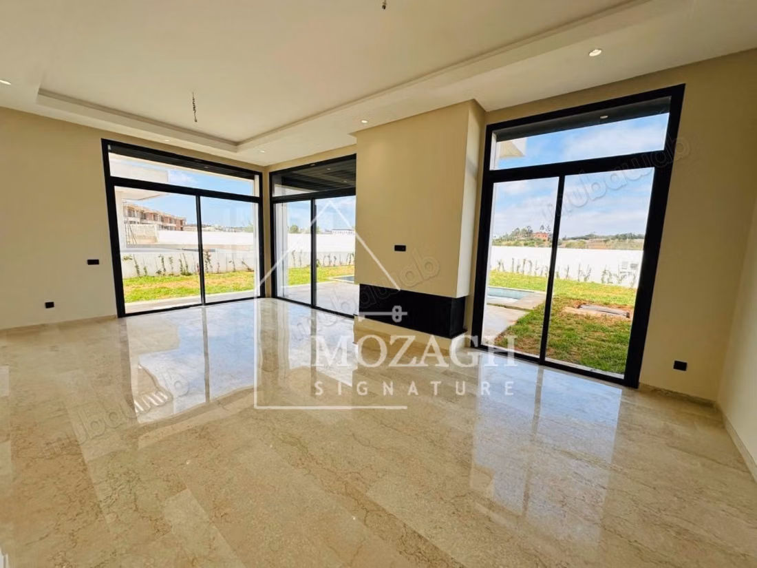Beautiful modern villa for sale in Dar Bouazza