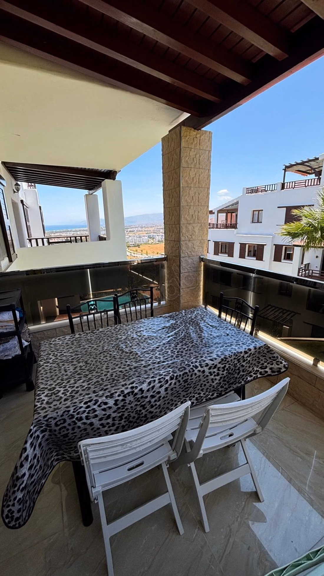Apartment for sale in Cabo Negro. 3 large rooms. Well furnished