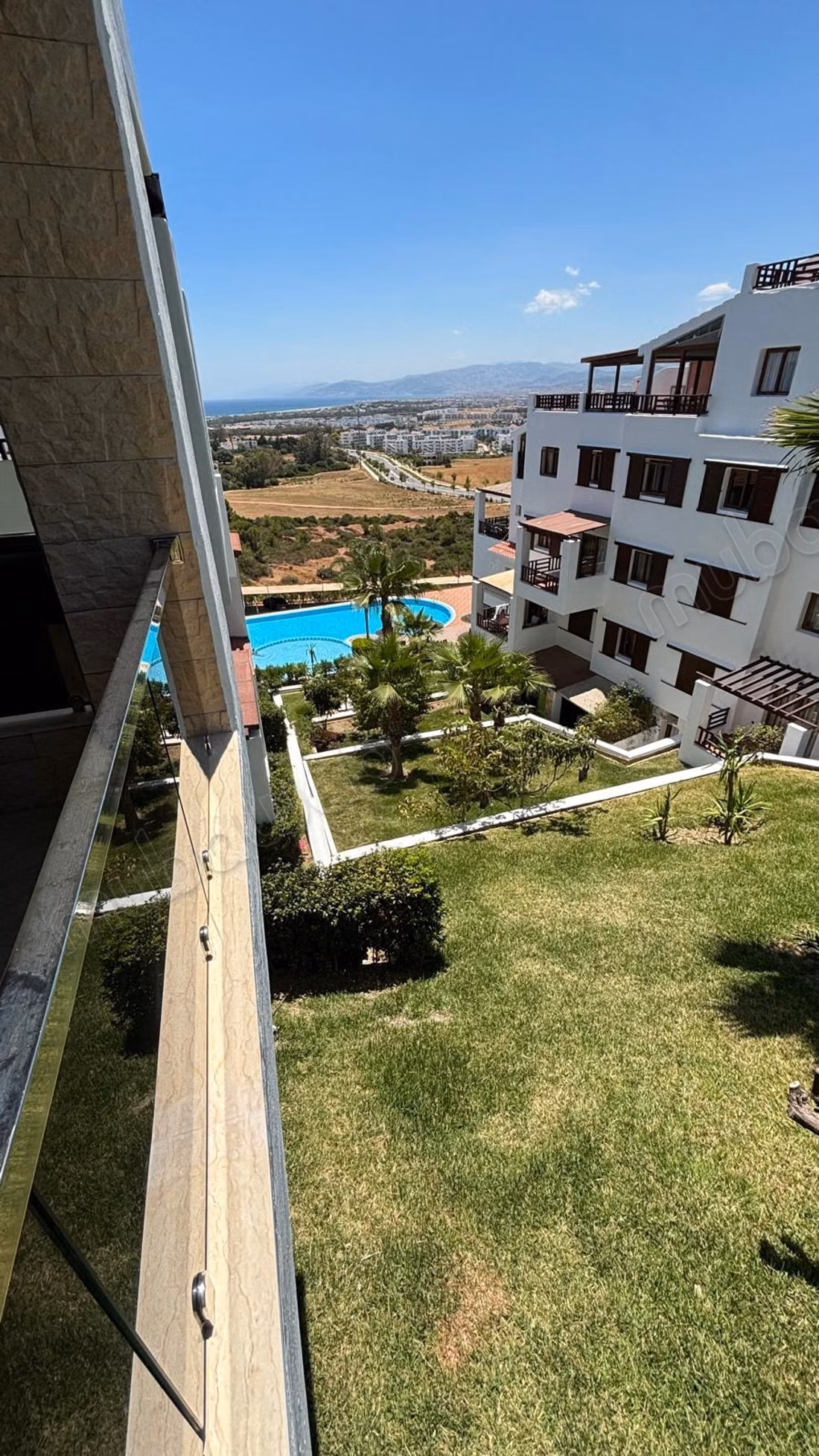 Apartment for sale in Cabo Negro. 3 large rooms. Well furnished
