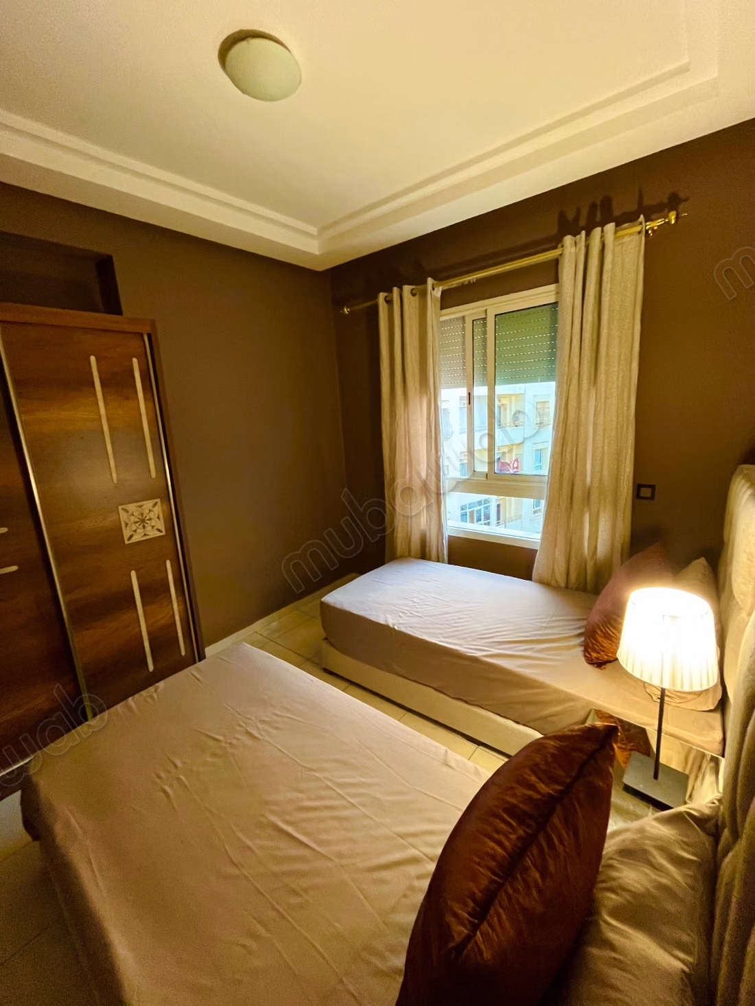 Appartement fabuleux à vendre à Moujahidine. Superficie de 76 m². Grand espace de stockage