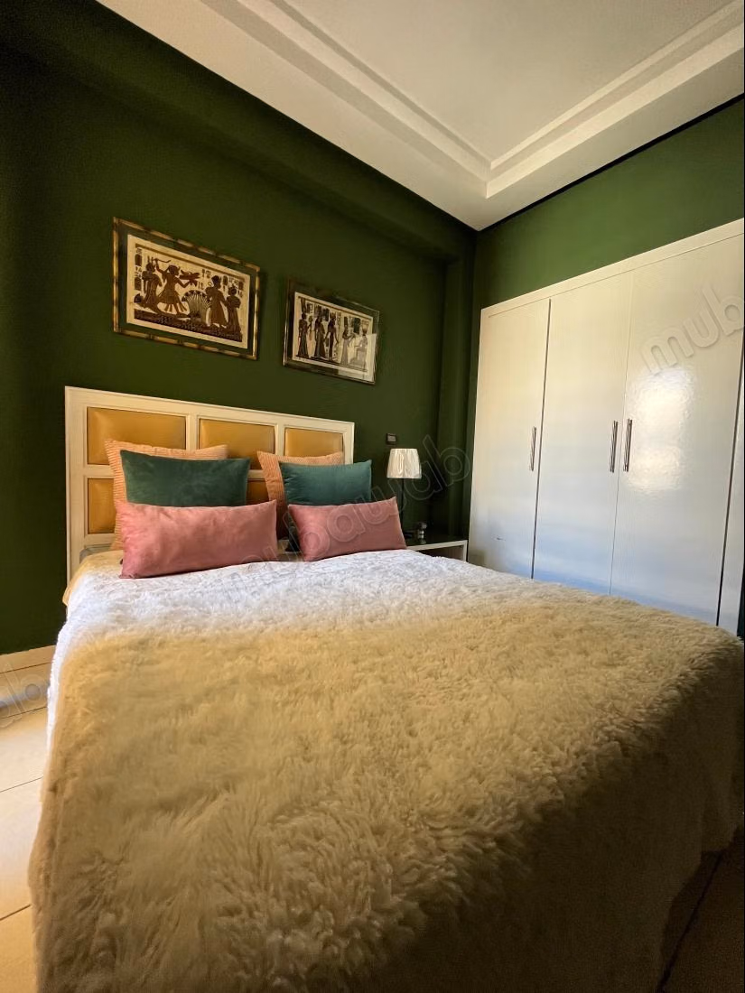 Appartement fabuleux à vendre à Moujahidine. Superficie de 76 m². Grand espace de stockage
