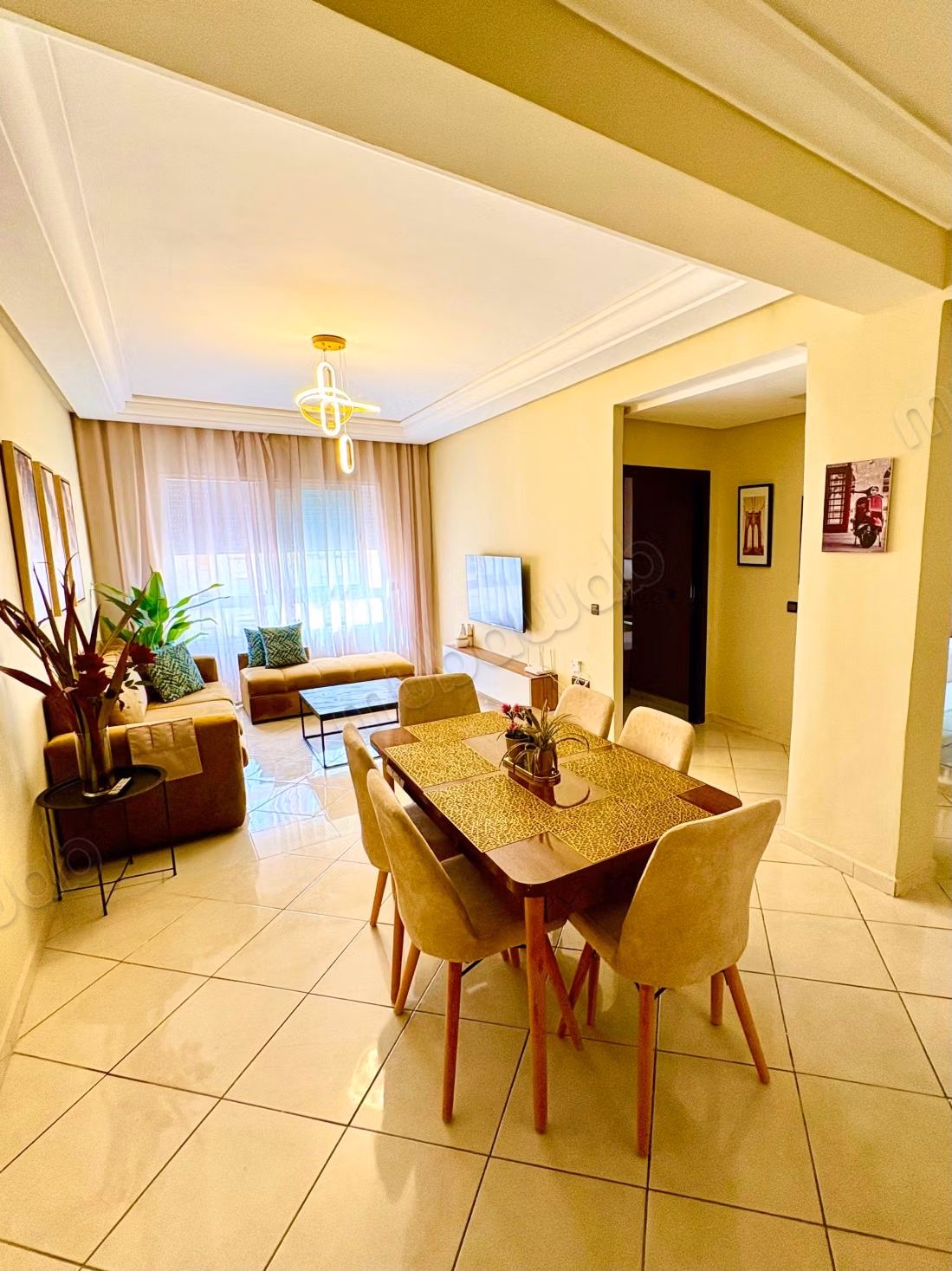 Appartement fabuleux à vendre à Moujahidine. Superficie de 76 m². Grand espace de stockage