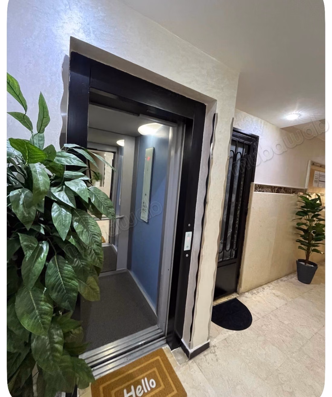 Appartement fabuleux à vendre à Moujahidine. Superficie de 76 m². Grand espace de stockage